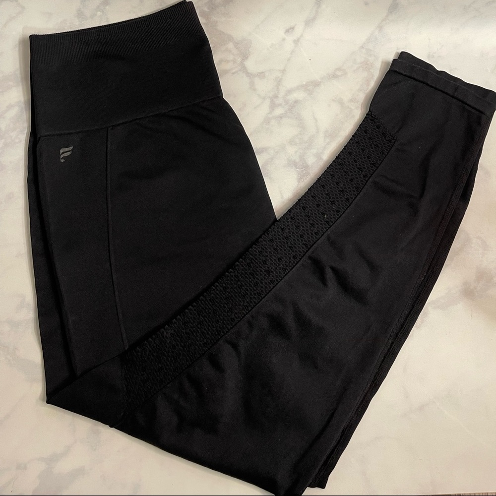 High waisted fabletics leggings!
